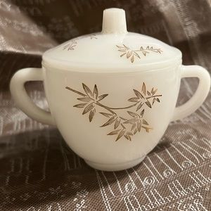 Vintage sugar and creamer set